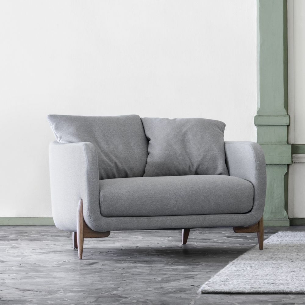 hemisphere-sud-jolenne-fauteuil-large-tissu-confortable image 1